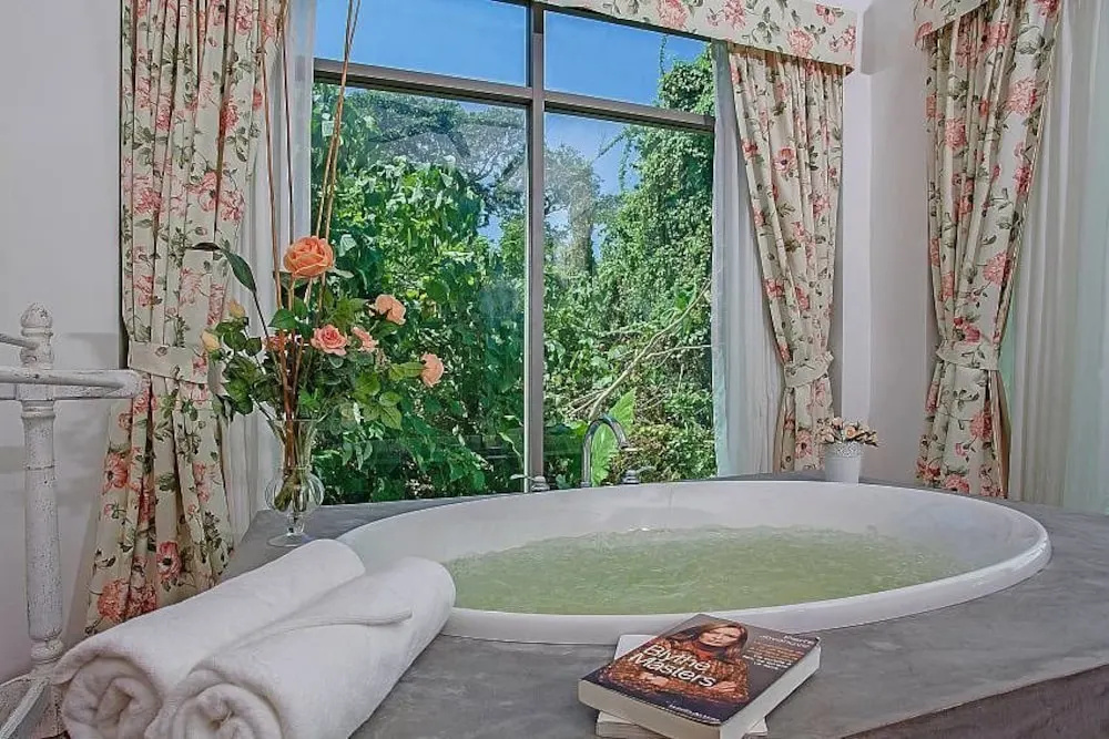 Romantic Sea View Villa with 4 Bedrooms