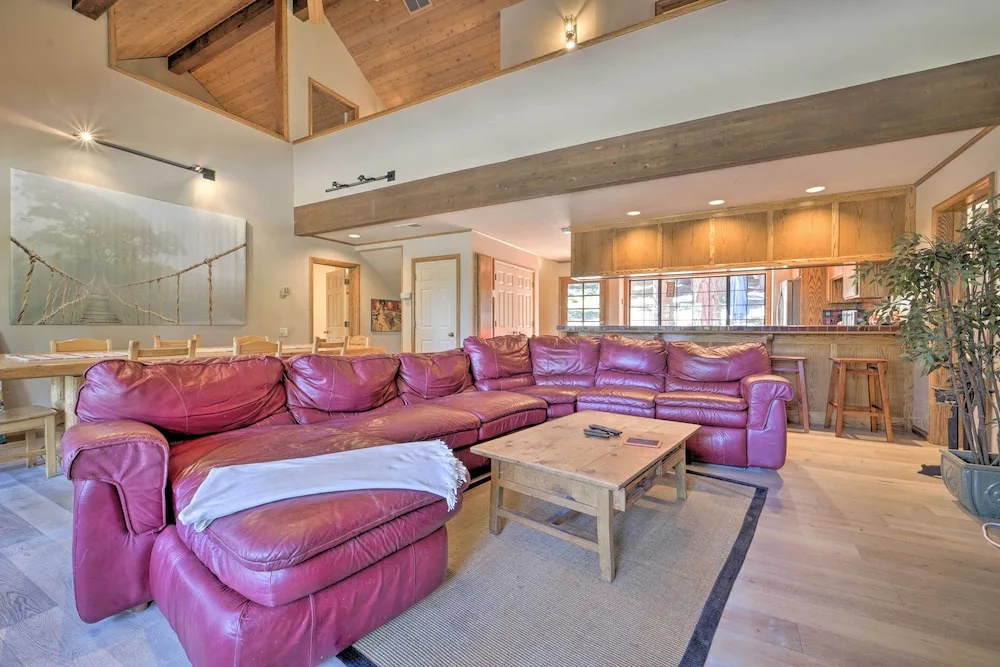 Wraparound Deck & Pool Access: Truckee Cabin
