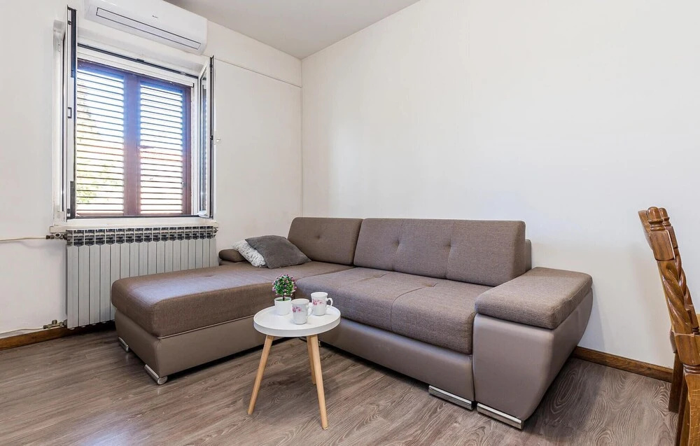 Amazing Apartment in Sibenik-brodarica With Wifi and 2 Bedrooms
