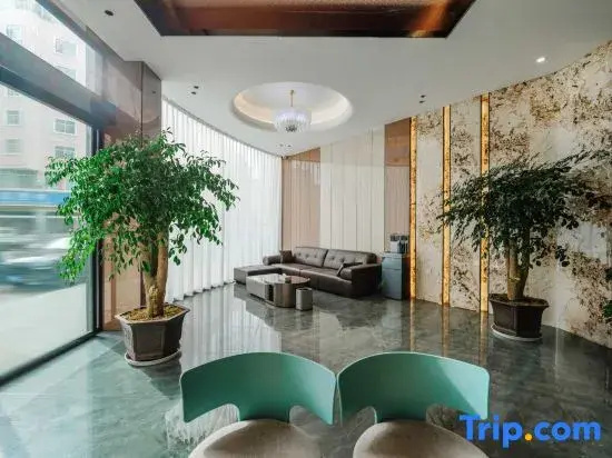Jinfeng Hotel (Hejing Square Store, Zhaotong Shenggeng Cultural Park)
