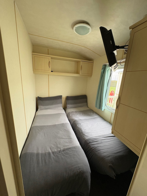 Cabin Sleeps 8 With Indoor Pool