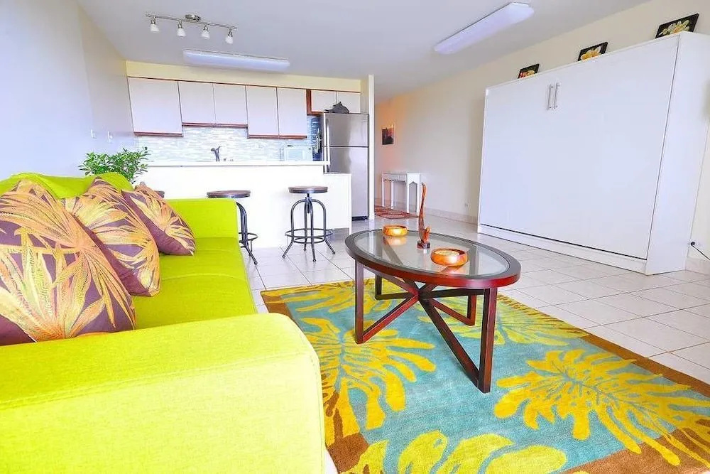 Lahaina Luxury Beach Condos