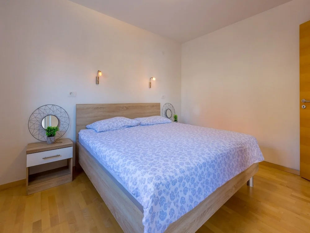 Apartments Livaya
