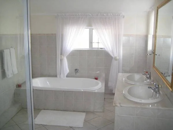 One Toman Guest House