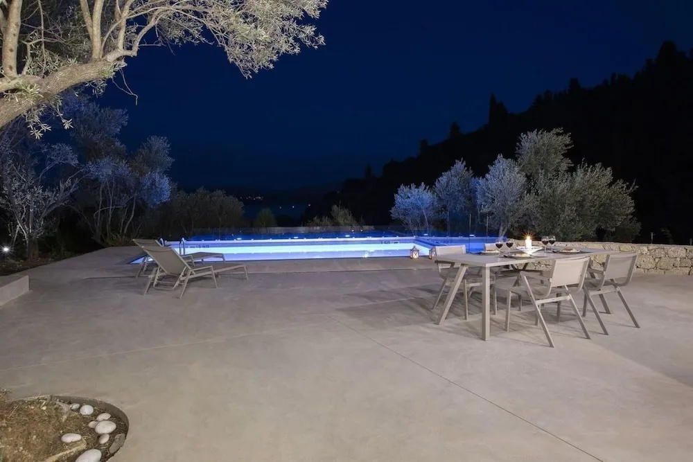 Villas Harriet - With Sea View and near the sea