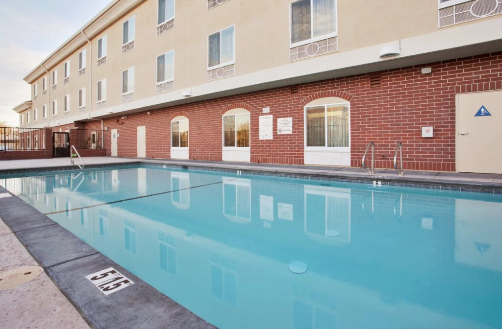 Holiday Inn Express & Suites Sacramento NE Cal Expo by IHG