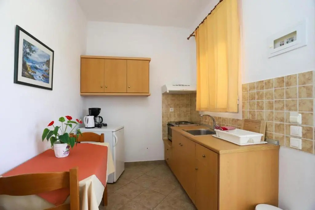 Aleka Apartment 6