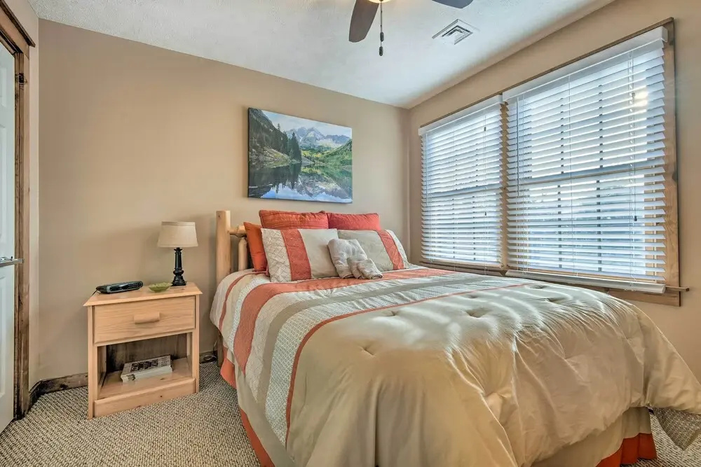 Tannersville Cozy Home w/ Deck, 1 Mi to Camelback!