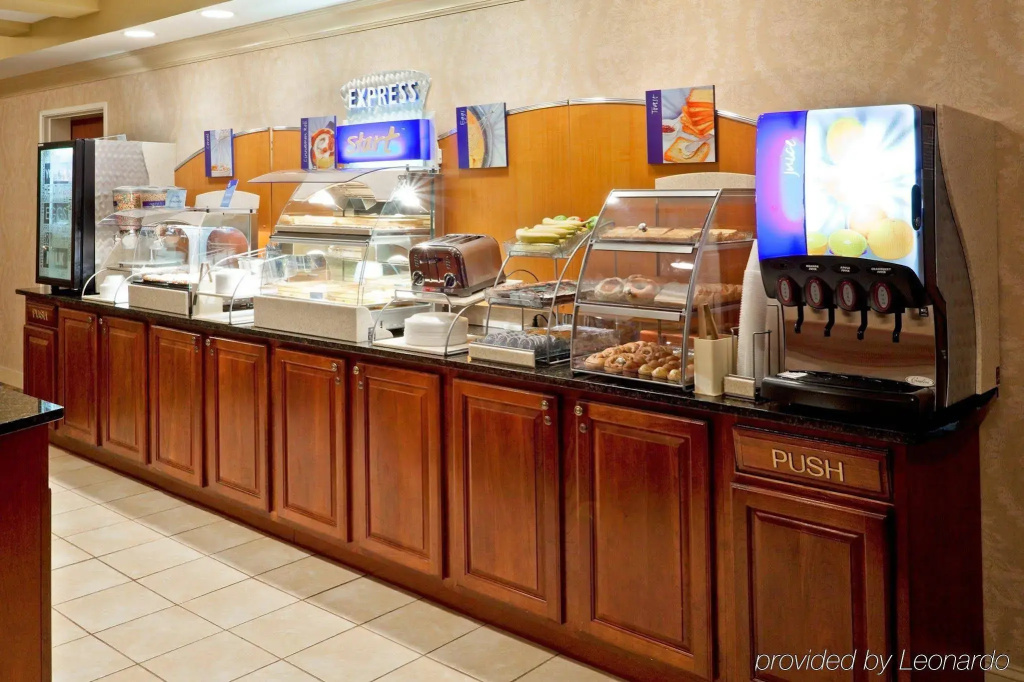 Holiday Inn Express Hotel & Suites Clifton Park by IHG