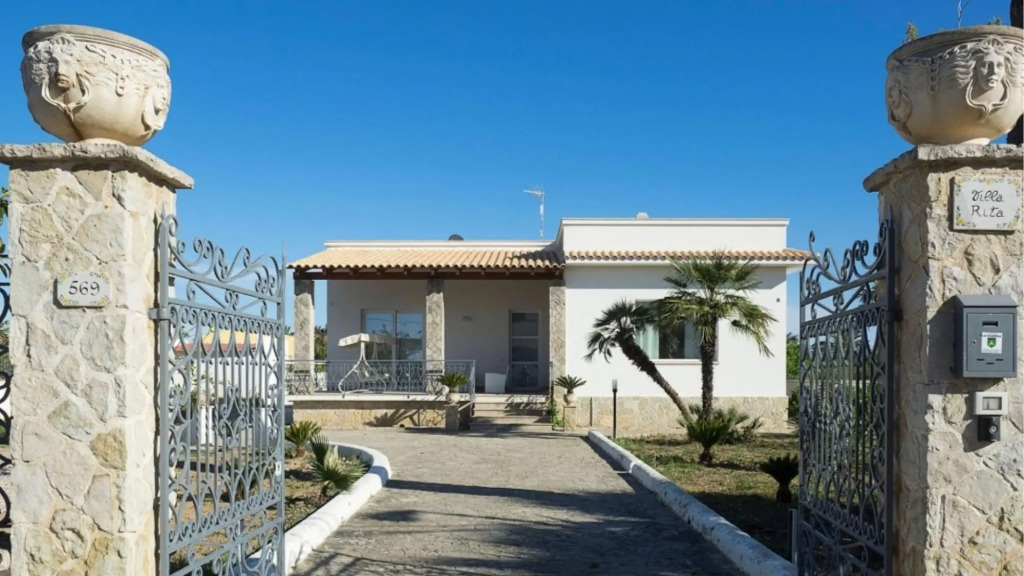 Beautiful villa with pool and airco-VILLA PAVONE