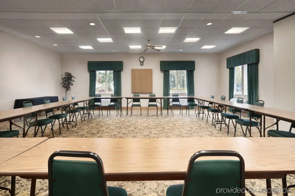 Portage Inn & Suites Kalamazoo