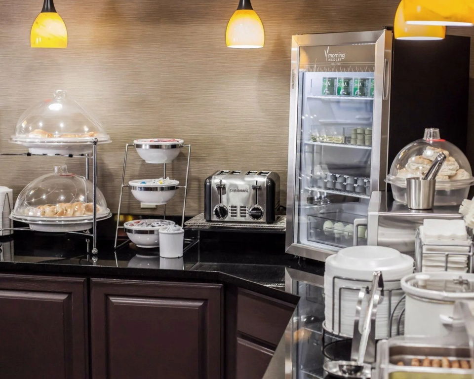 Garner Hotel Topeka West by IHG