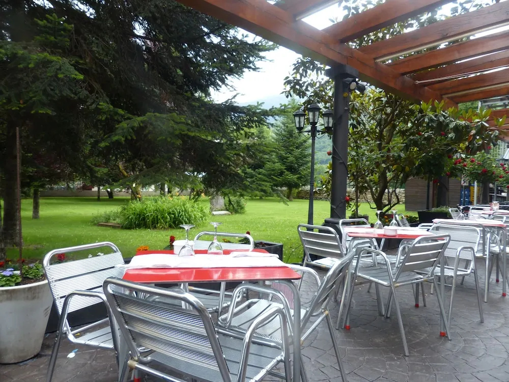 Hostal Vall D'Aneu by Arcas & Sambola