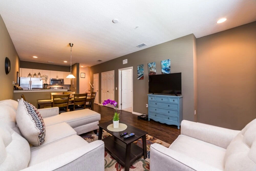 Lucaya Village - 9006 Shine Drive