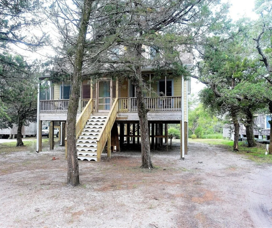 Patty's Hollow at Ocracoke 3 Bedrooms 2.5 Bathrooms Home