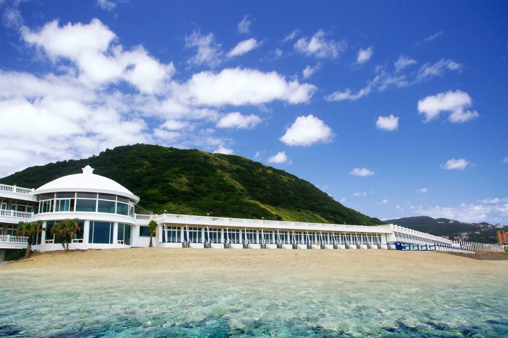 White House Hot Spring Beach Resort
