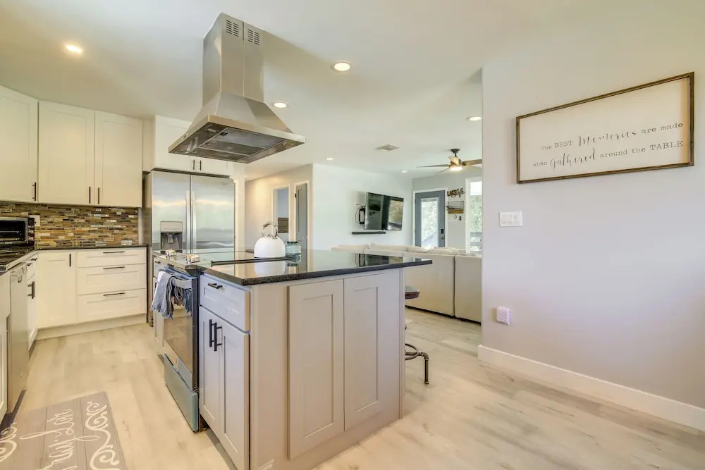 Lago Vista Vacation Rental w/ Fireplace!