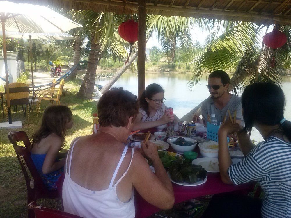 Lakeview Villa Homestay