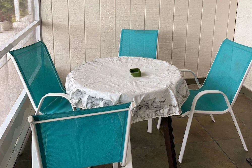 Captain\s Table Hotel by Everglades Adventures