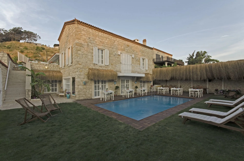 Alacati Roka Tas Otel