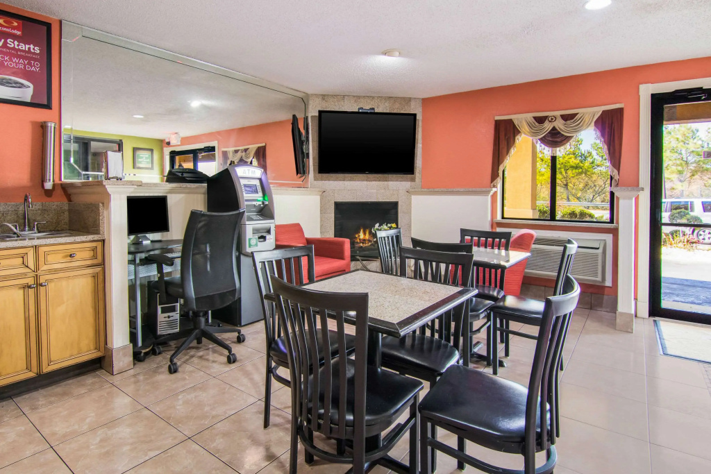 Econo Lodge Atlanta Airport East