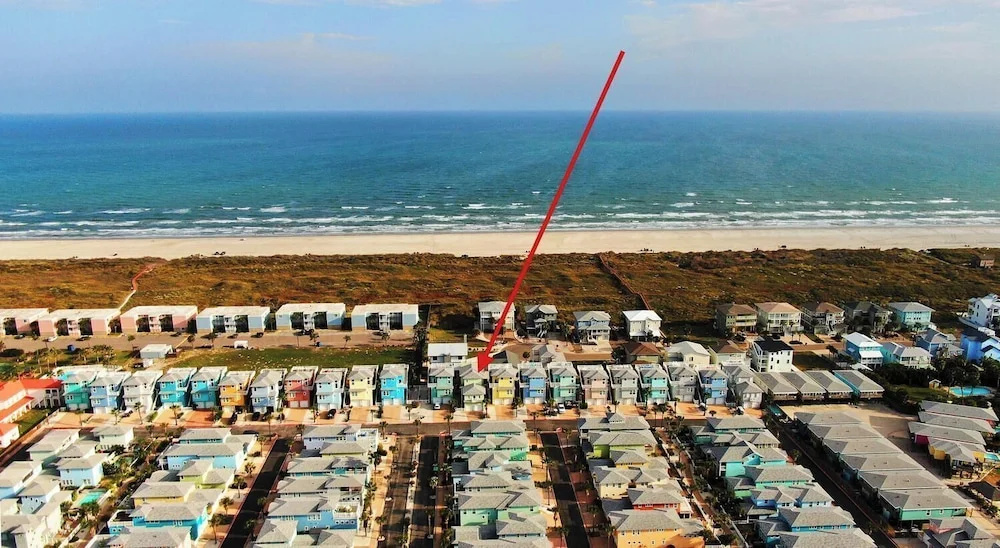 Oceanview Balcony, Private Apartment & Short Walk to Beach Beachview 54 y Avantstay