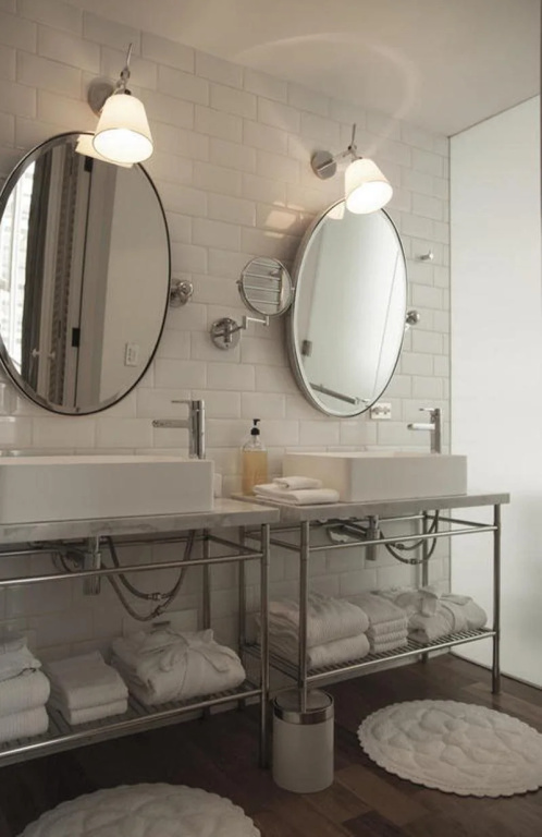 Hotel B