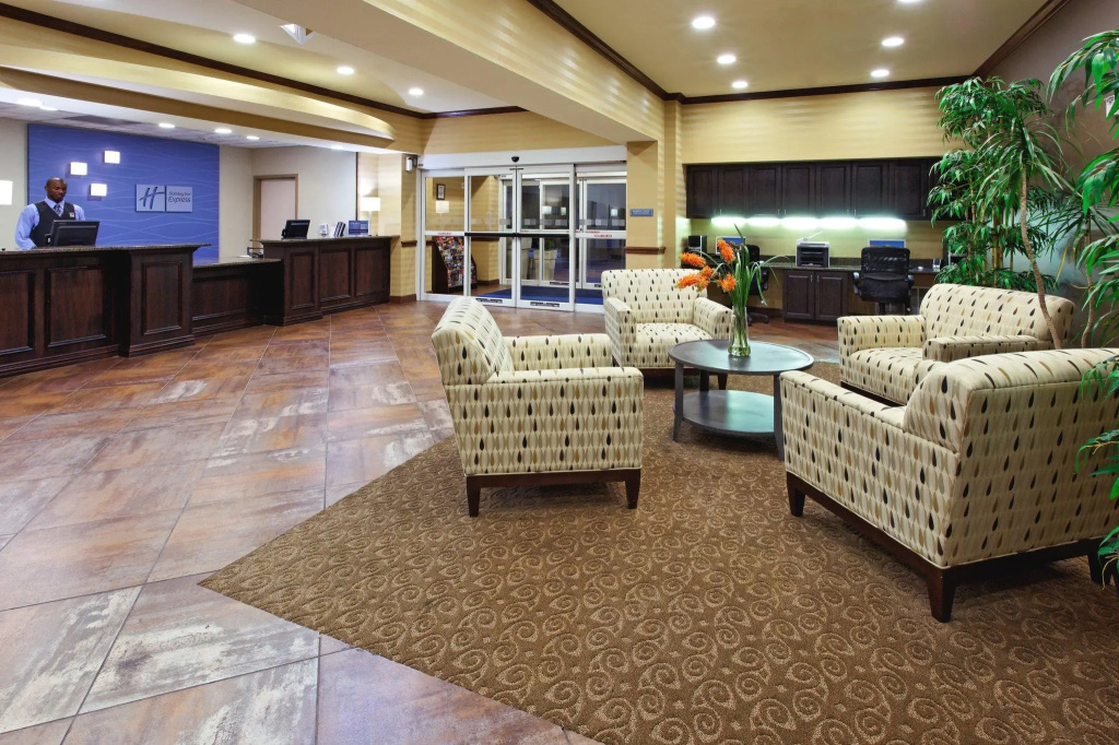 Holiday Inn Express Hotel & Suites Cleburne by IHG