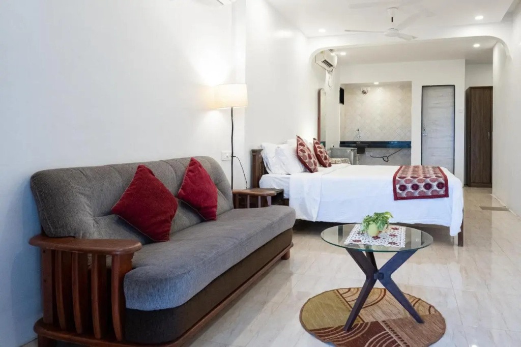 SHANU\S SEASIDE INN - A Family-Run Guesthouse just 100 metres from Candolim Beach