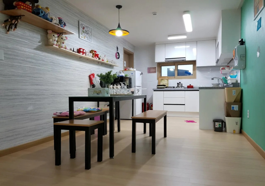 BUZZ Guesthouse