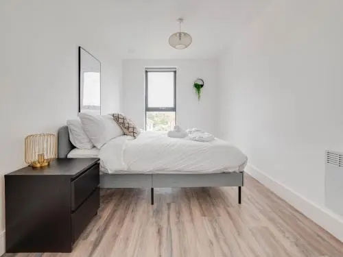 Pass the Keys Modern 2 Bedroom Apartment Manchester Media City