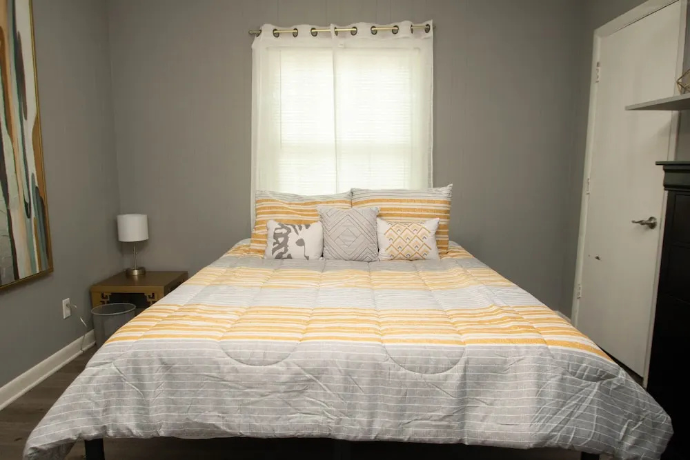 Midtown Serenity 3 Bedroom Home by RedAwning