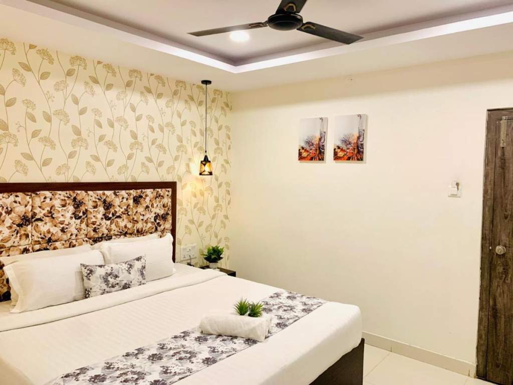 Hotel oak by Maxx Group