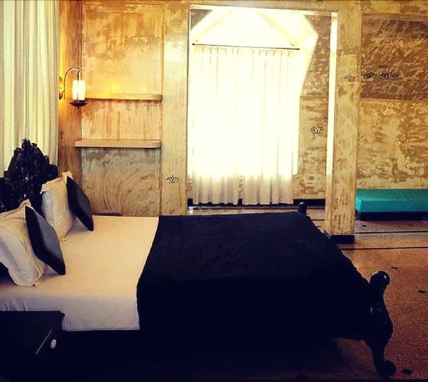 Fabhotel Rajmahal Villa