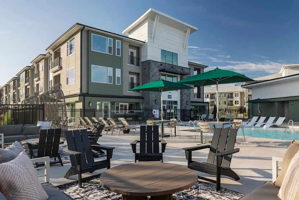 Landing Apartments Near Woodcrest