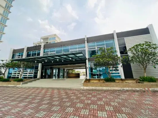 Senai Garden Apartment near Senai Airport&JPO