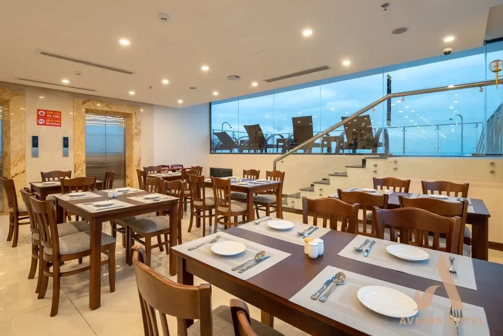 Avenis Hotel