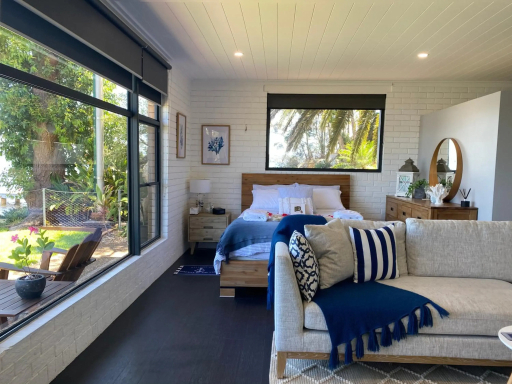 Serenity by the Lake - Romantic Waterfront Couples Getaway