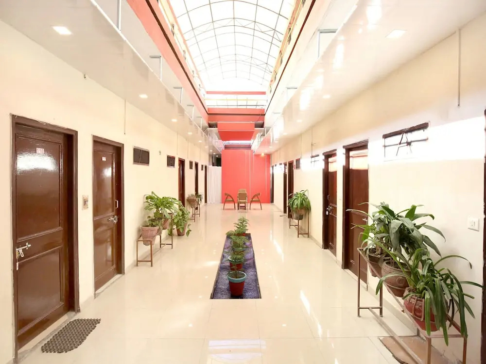 OYO 11073 Amar Guest House