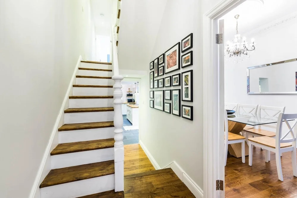 Stunning Spacious 4BD House With Garden - Sleeps 8