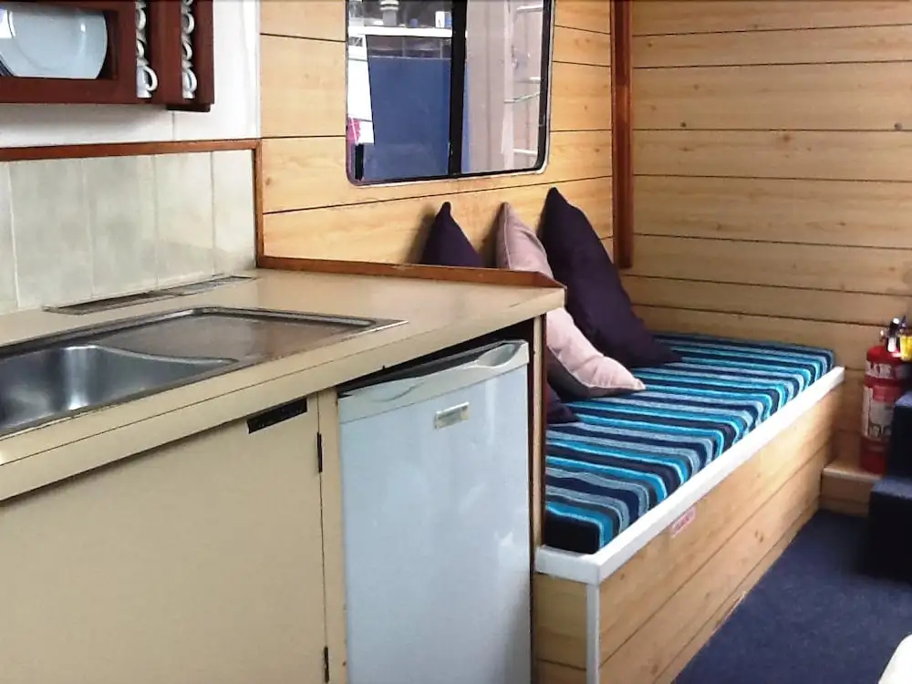 Boyds Bay Houseboat Holidays