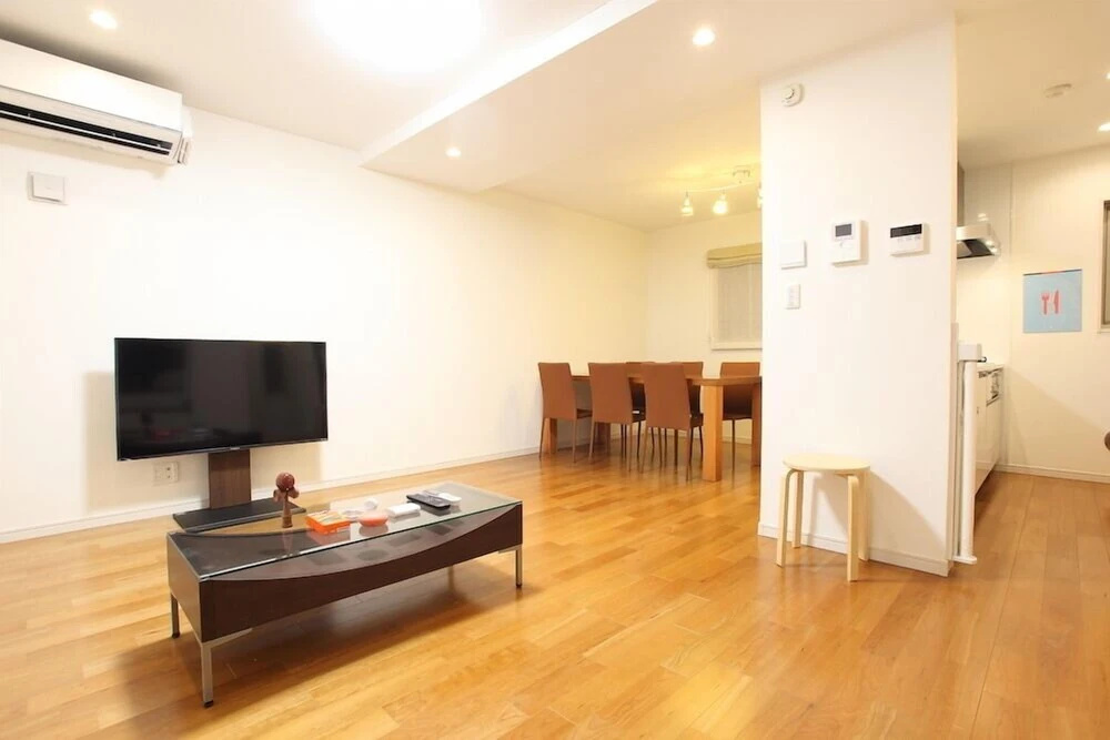 Shinjuku House Hotel