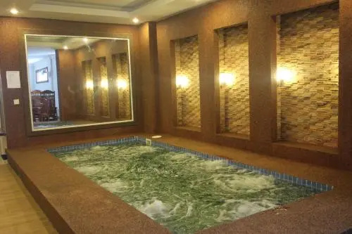 Holiday Hotel