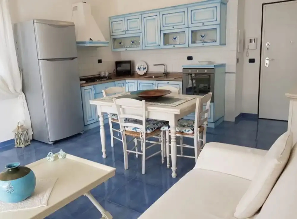 Oltremare apartment with large veranda for 6 people