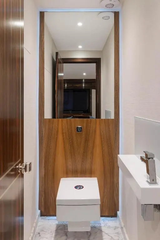 Knightsbridge Mews House Private Mews, Harrods & Parking Included