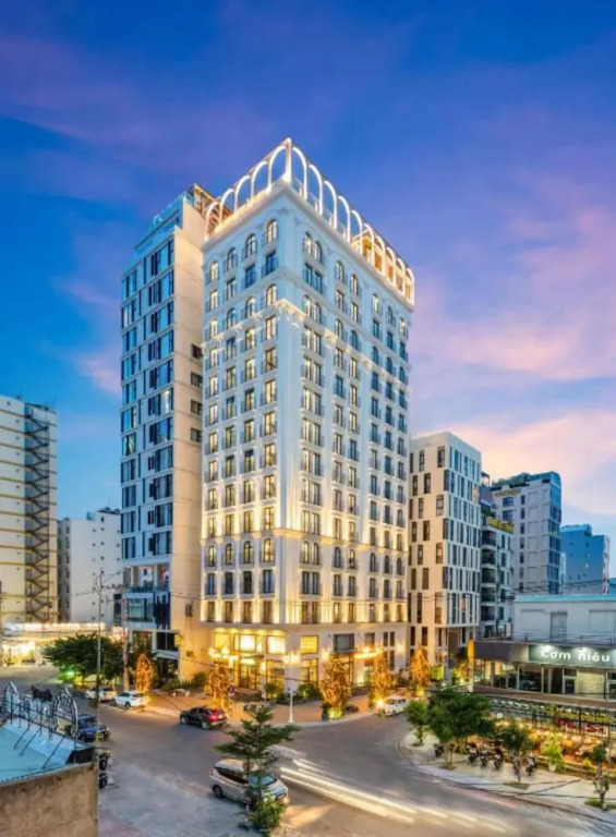 Golden Lotus Luxury Hotel Danang - Complimentary Daily Afternoon Tea