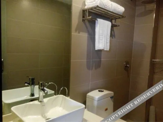 Yun Pan · Cape Town Collection Hotel (Qin Railway Station)