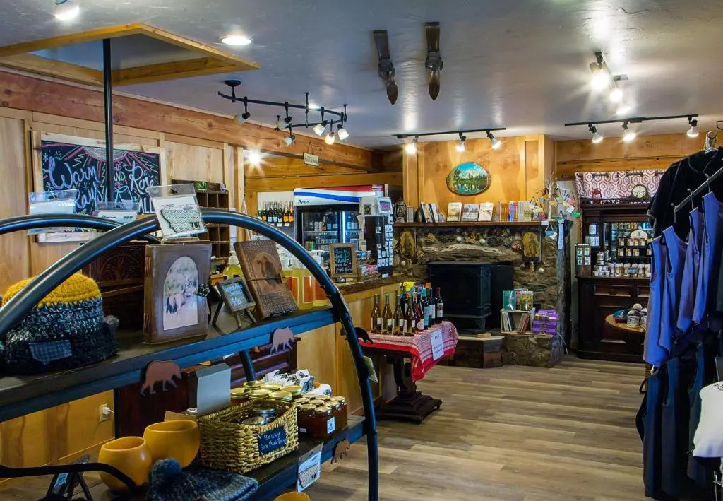 High Country Motel and Cabins