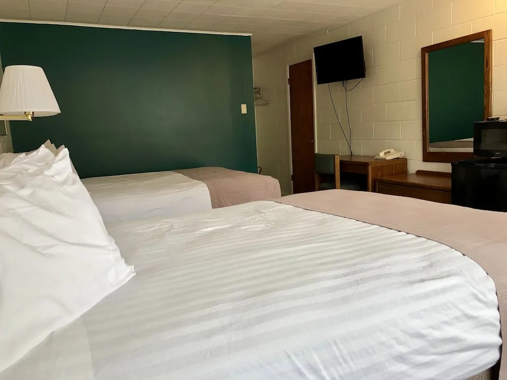 Four Winds Motel