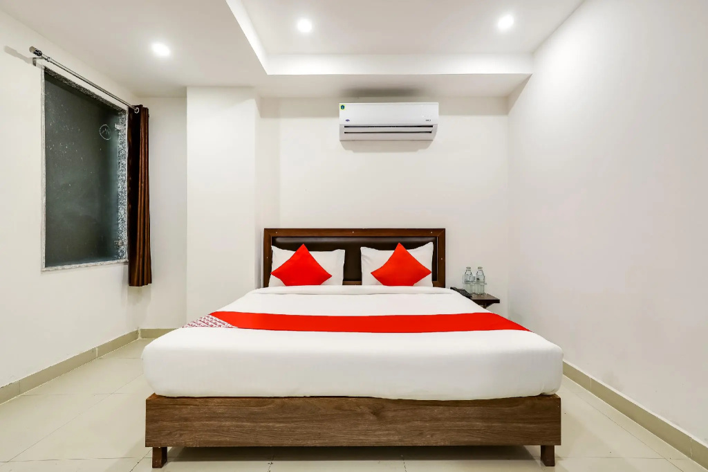Super Collection O Tilak Nagar Near Pacific Mall